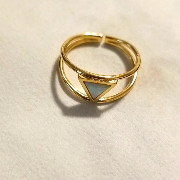 Last one! Double Band Opal Triangle Ring - Picture 3 of 5
